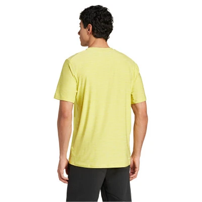Camiseta Train Essentials Stretch Training