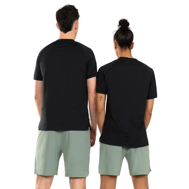 camiseta-soka-performance-move-negro-1