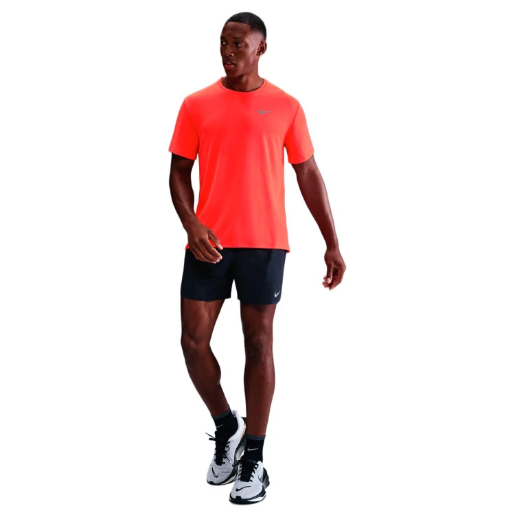 camiseta-nike-dri-fit-miler-bright-crimson-reflective-silv-4