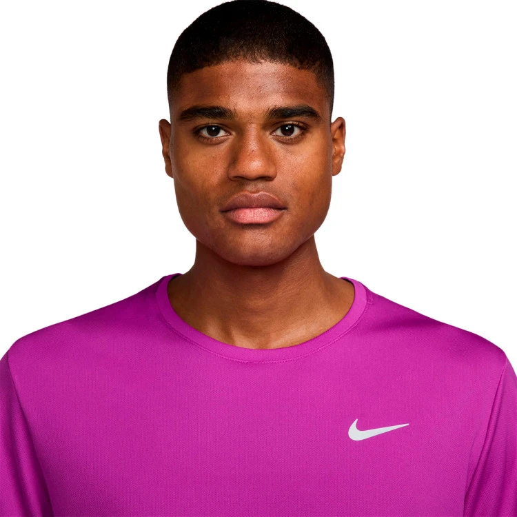 camiseta-nike-dri-fit-miler-vivid-purple-reflective-silv-2