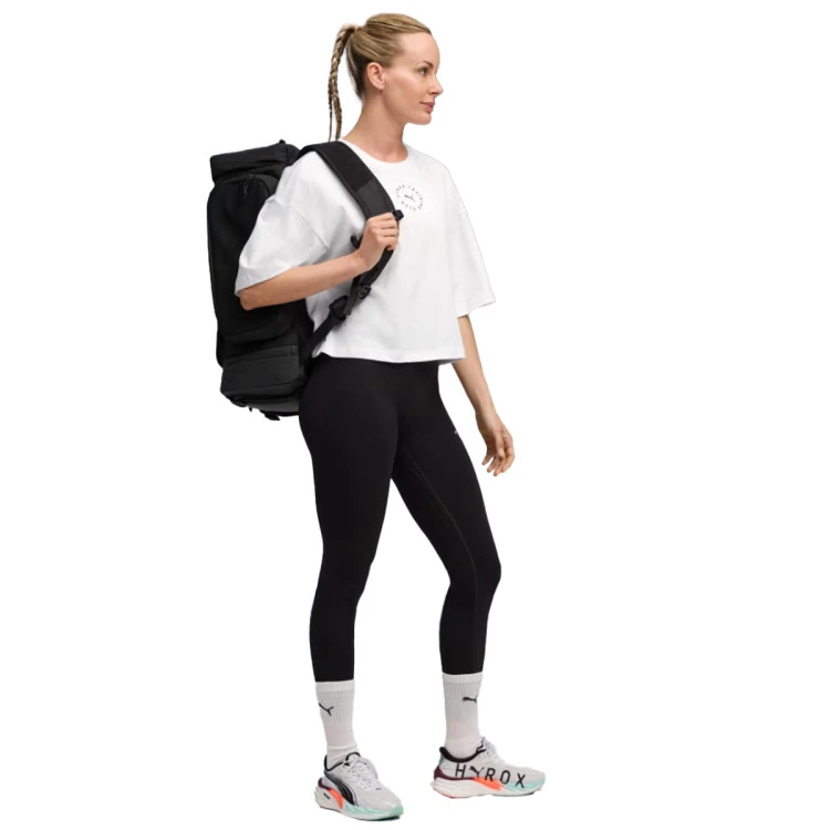 camiseta-puma-hyrox-cropped-lifestyle-white-2