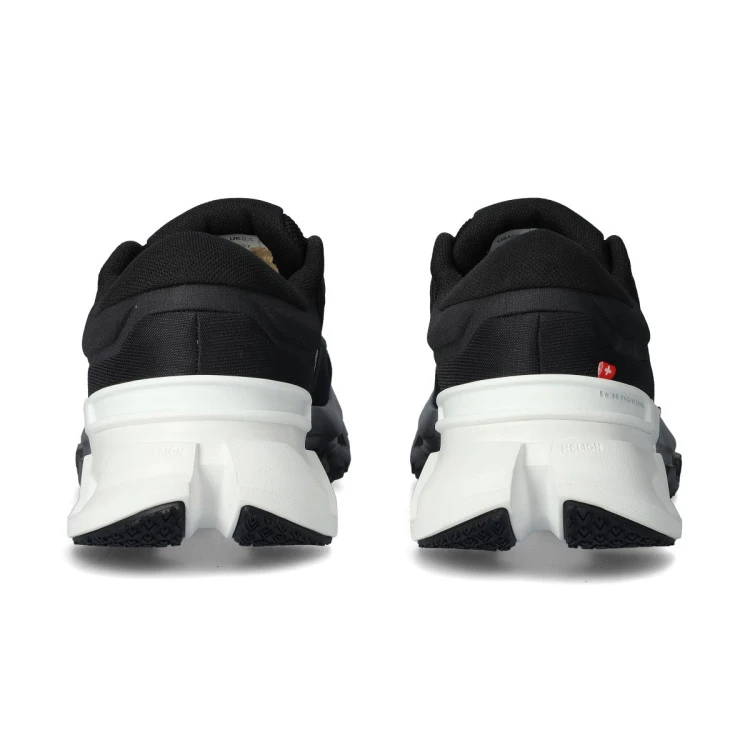 zapatilla-on-cloudflyer-5-black-4