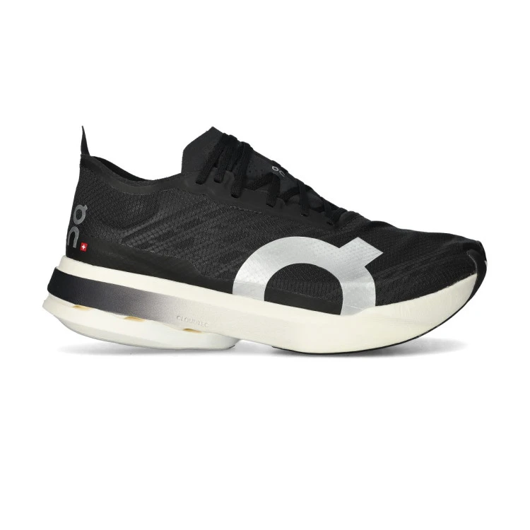zapatilla-on-cloudboom-strike-black-1