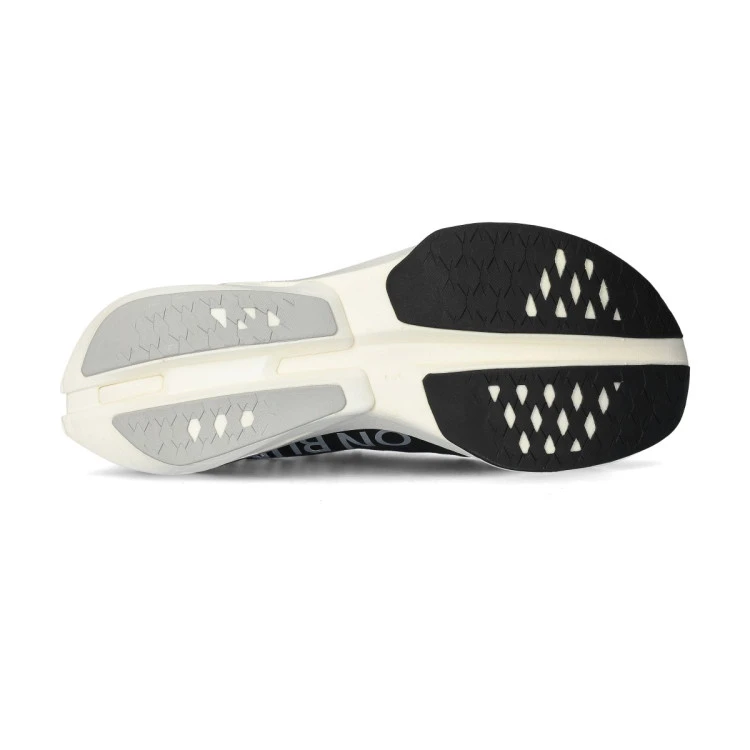 zapatilla-on-cloudboom-strike-black-3