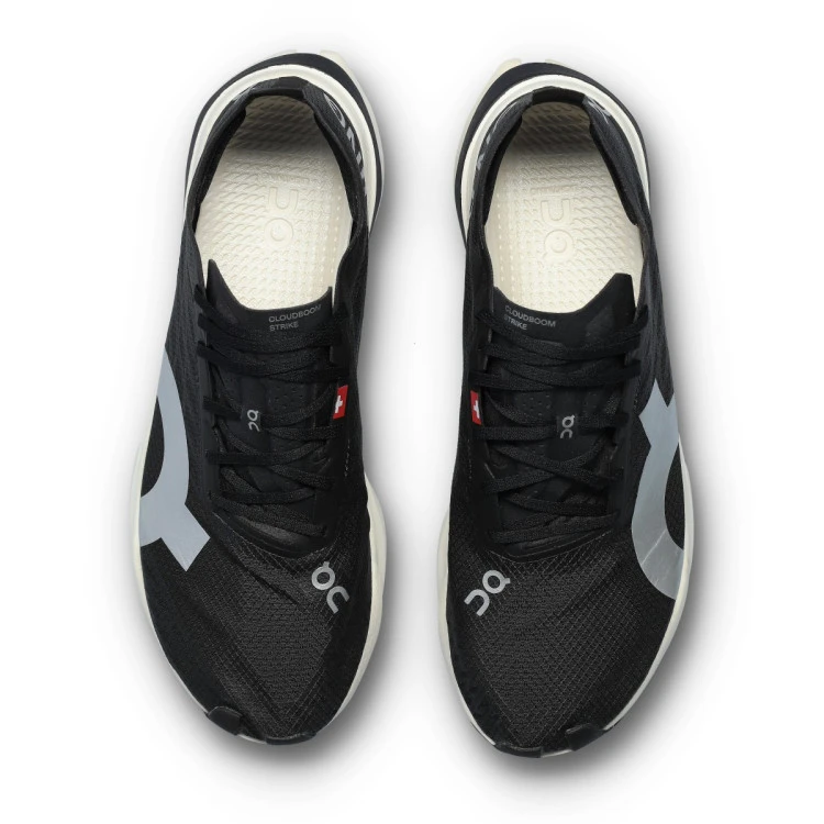 zapatilla-on-cloudboom-strike-black-5