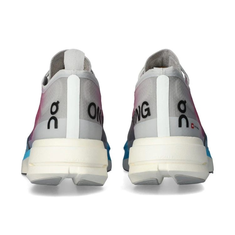 zapatilla-on-cloudboom-strike-white-4