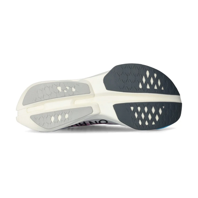 zapatilla-on-cloudboom-strike-mujer-white-3