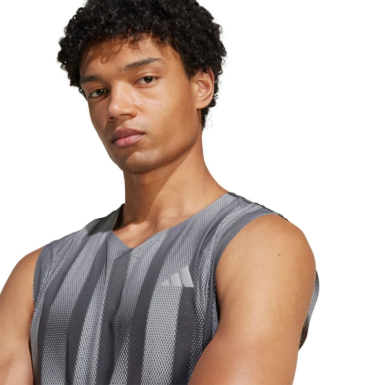 camiseta-adidas-adizero-grey-three-grey-five-2