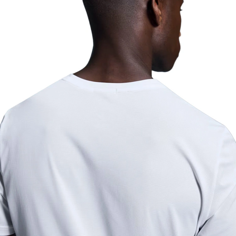 camiseta-on-core-t-white-3