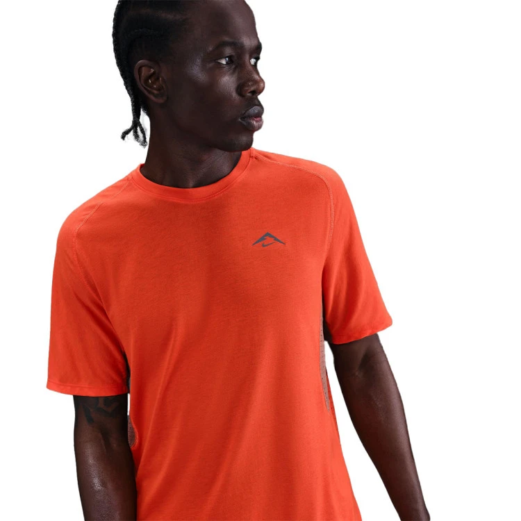 camiseta-nike-solar-chase-red-3