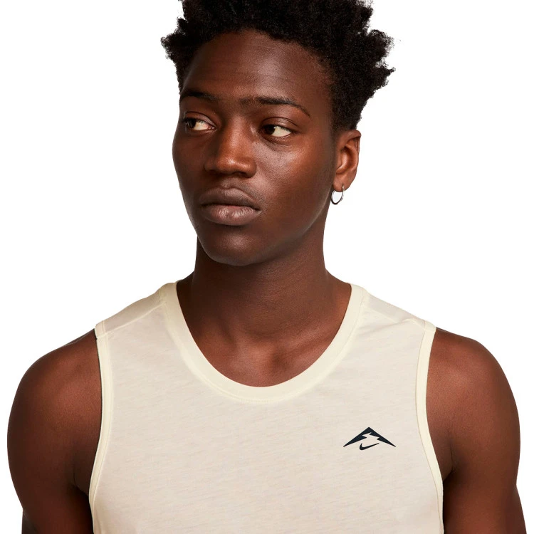 camiseta-nike-nk-dfadv-solar-chase-tnk-yellow-2