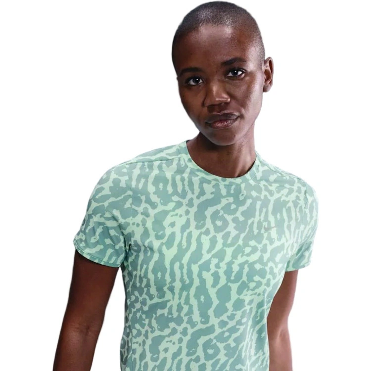 camiseta-nike-swift-mujer-green-2