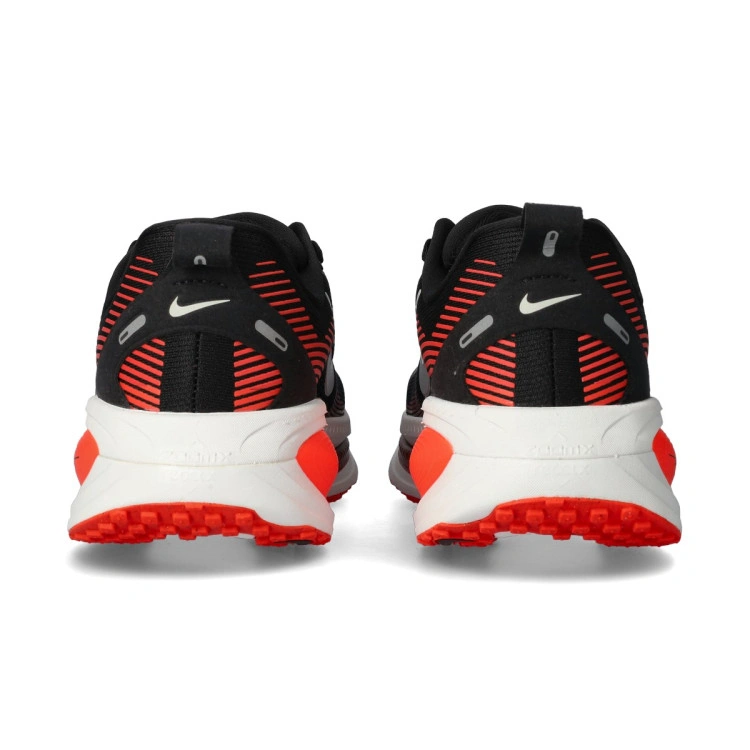 zapatilla-nike-vomero-18-black-4