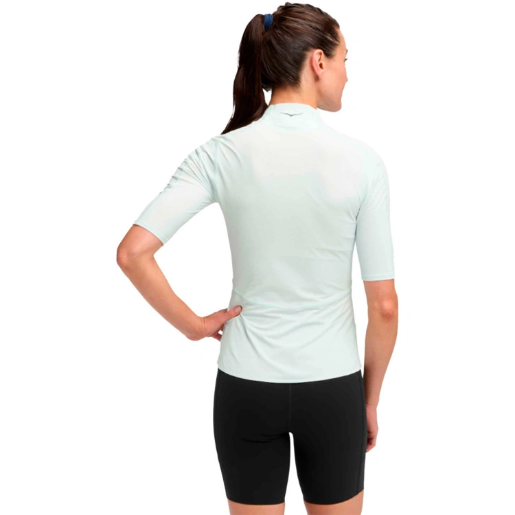 camiseta-hoka-trail-mujer-green-1