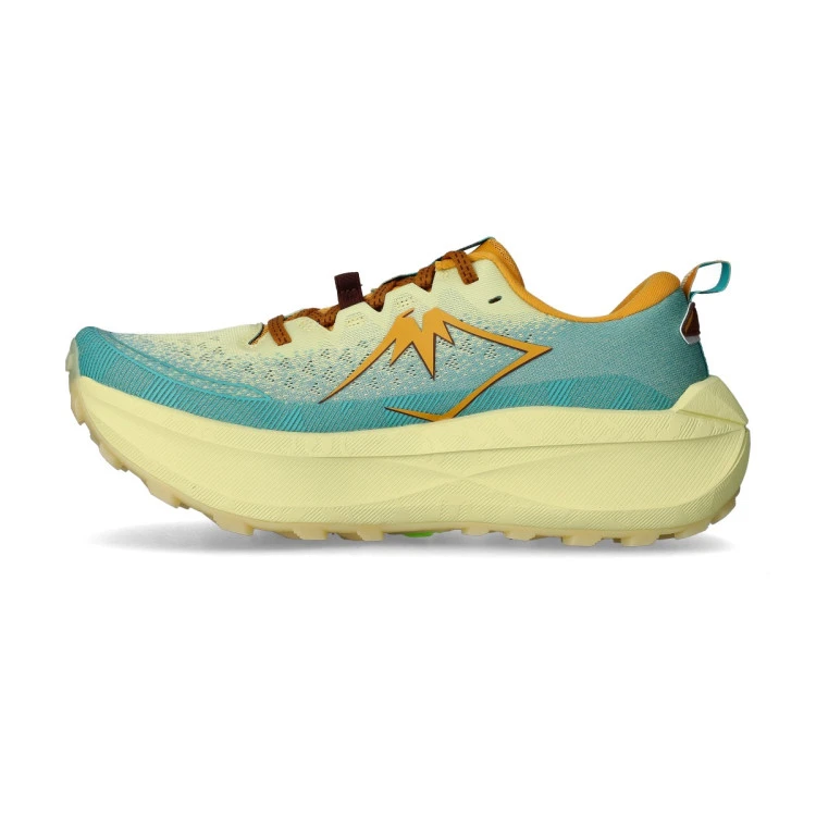 zapatilla-asics-trabuco-max-4-wheat-yellow-dark-red-planet-2