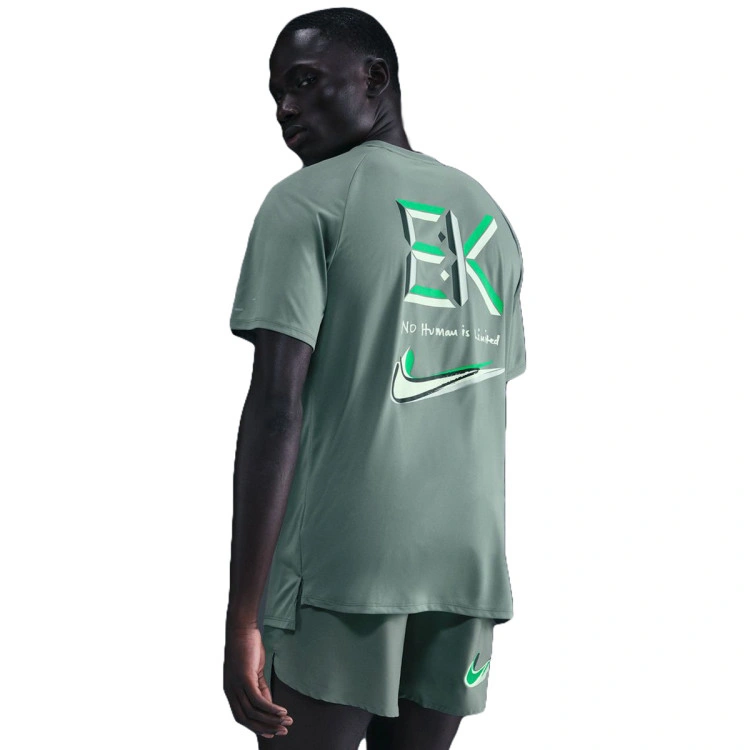camiseta-nike-df-kipchoge-stride-green-1