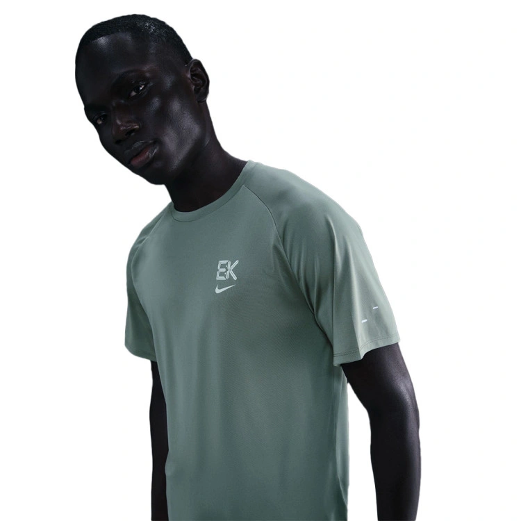 camiseta-nike-df-kipchoge-stride-green-2