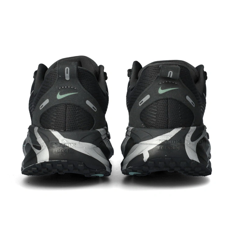 zapatilla-nike-vomero-18-negro-4