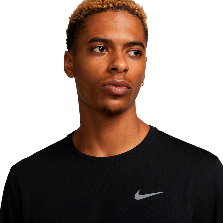 camiseta-nike-nike-miler-black-2
