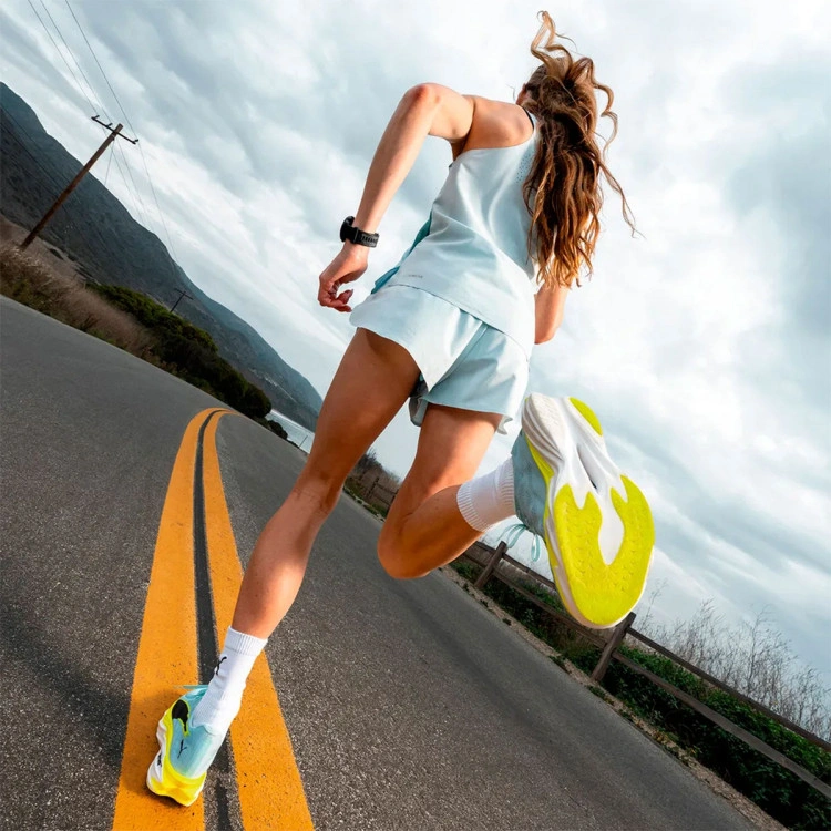 pantalon-corto-puma-lightspeed-ultraweave-2-split-short-mujer-fresh-water-2