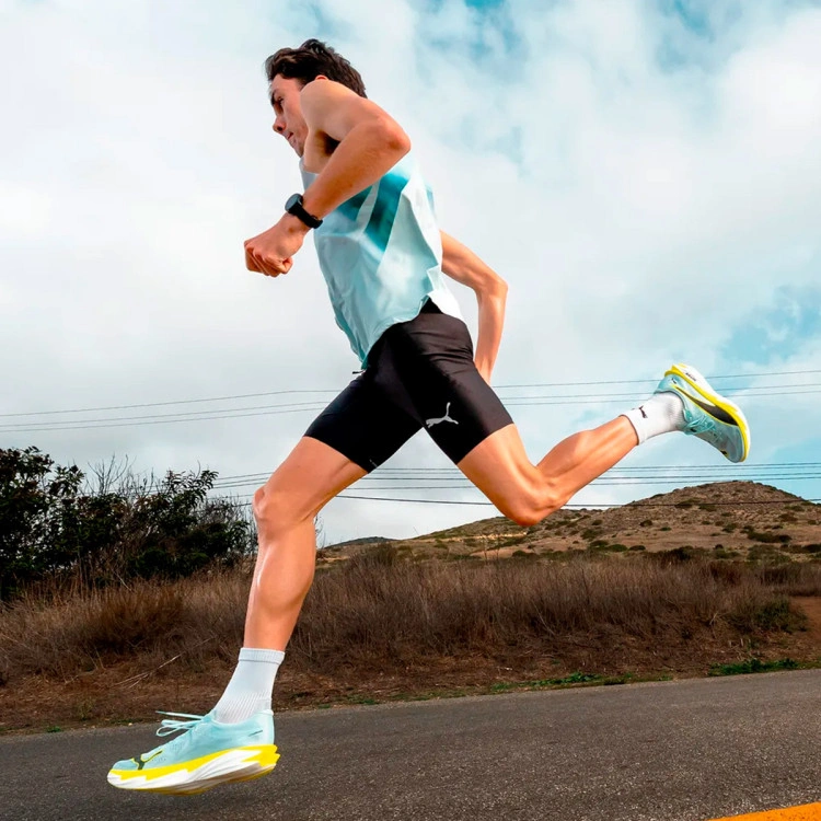 top-puma-lightspeed-ultraweave-graphic-singlet-fresh-water-3