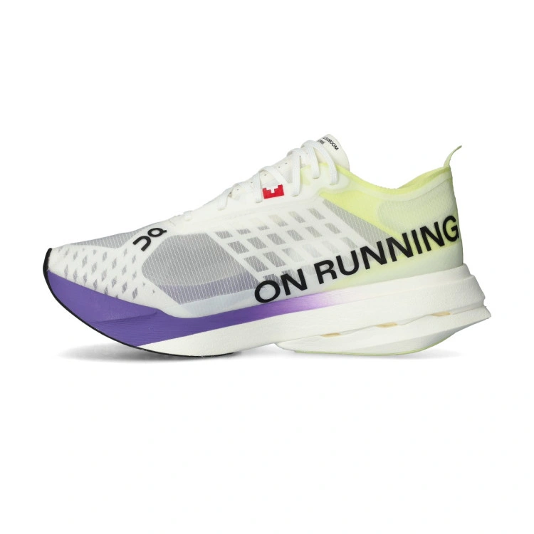 zapatilla-on-cloudboom-strike-juniper-limelight-2