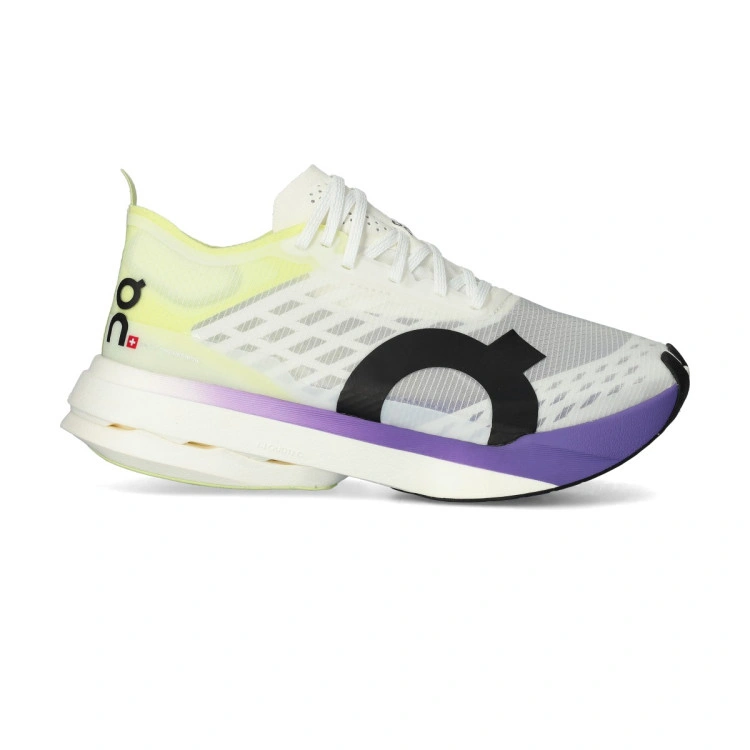 zapatilla-on-cloudboom-strike-mujer-juniper-limelight-1