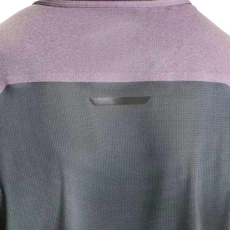 camiseta-on-performance-t-dewberry-eclipse-3