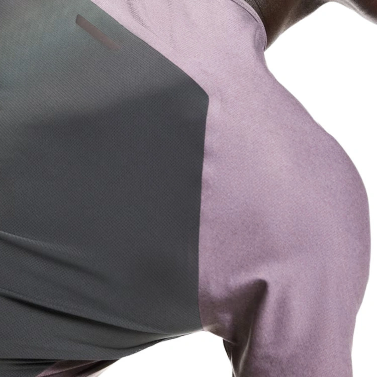 camiseta-on-performance-t-dewberry-eclipse-4