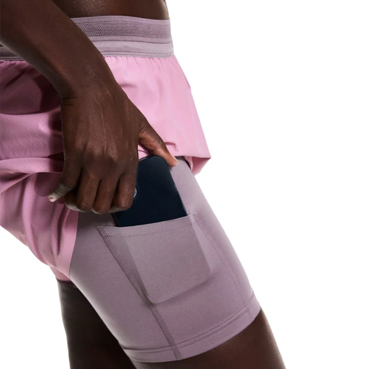 pantalon-corto-on-3-performance-21-sakura-dewberry-5