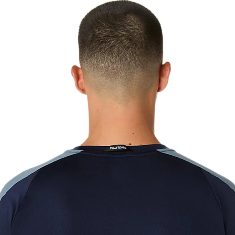 camiseta-asics-fujitrail-elite-ss-midnight-ironclad-4