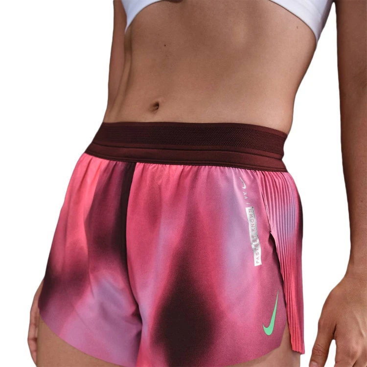 pantalon-corto-nike-aeroswift-faith-kipyegon-mujer-burgundy-3