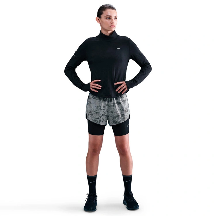 pantalon-corto-nike-swft-mr-ref-2n1-shrt-mujer-thunder-grey-dk-smoke-grey-black-4