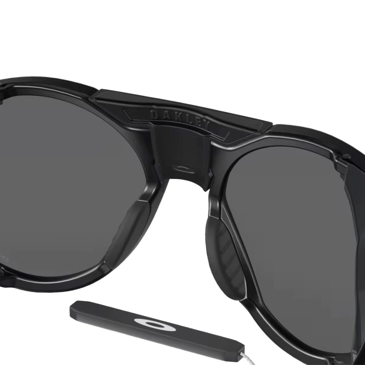 gafas-de-sol-oakley-clifden-matte-black-6