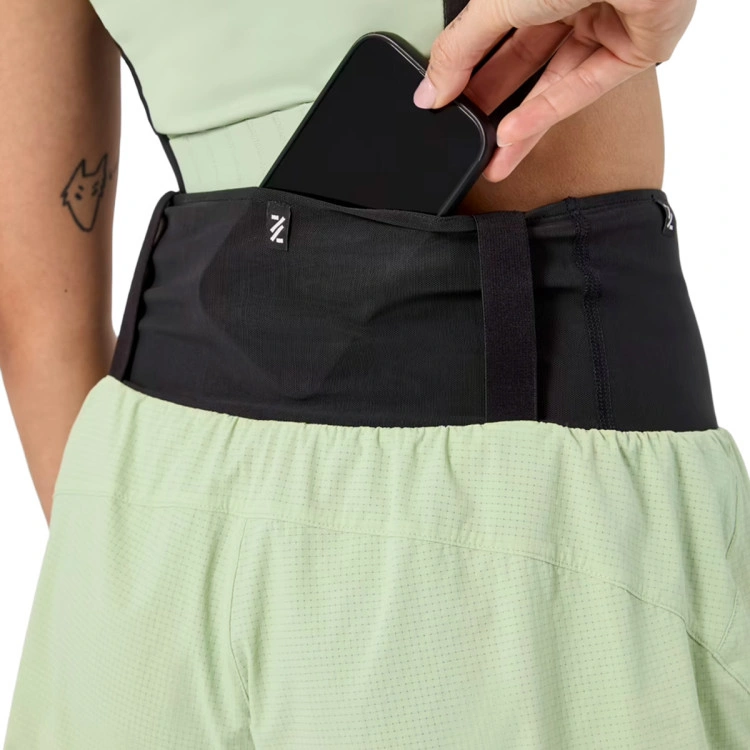 pantalon-corto-nnormal-race-short-mujer-green-2