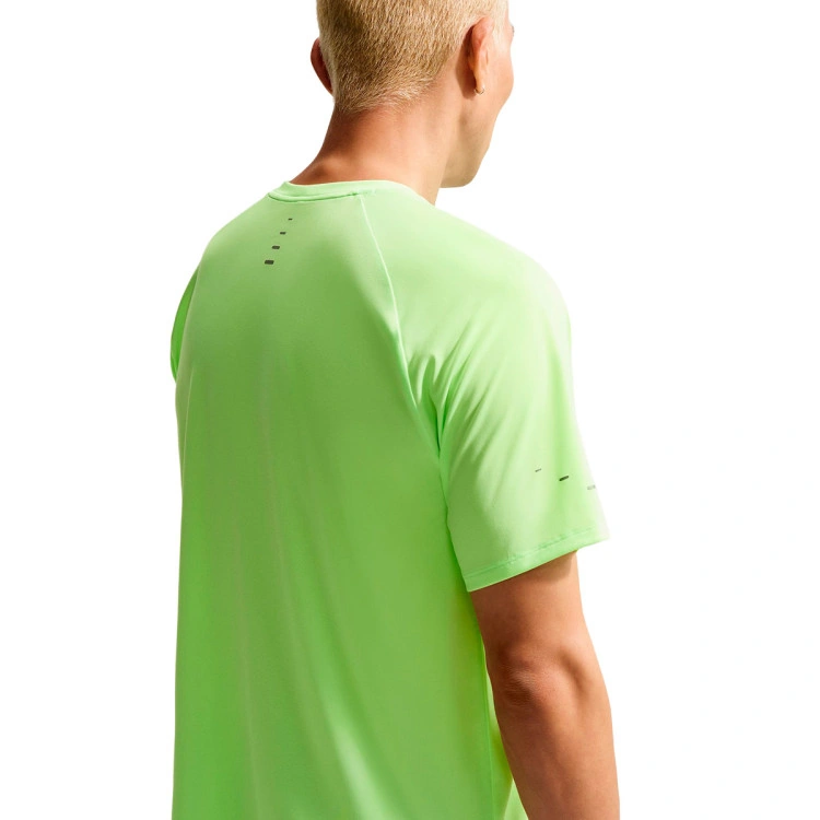 camiseta-nike-dri-fit-adv-stride-ss-top-lime-blast-reflective-silv-4