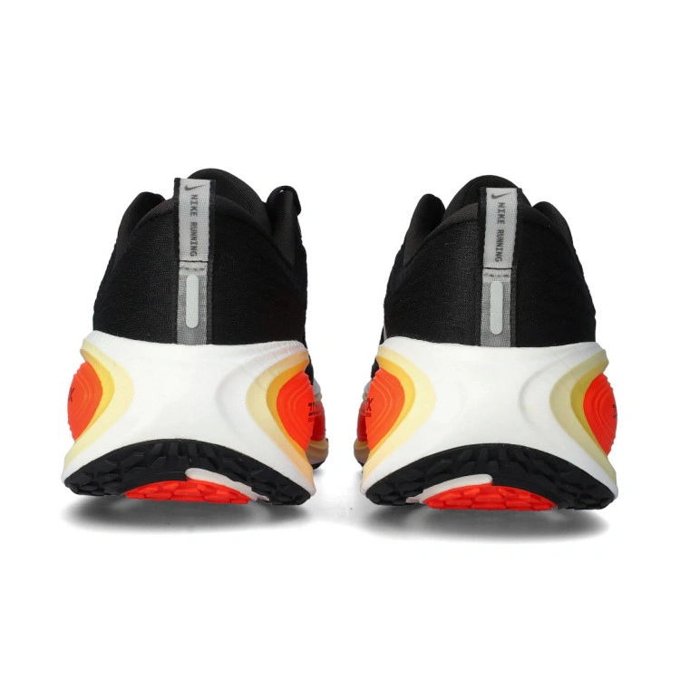 zapatilla-nike-vomero-plus-negro-4