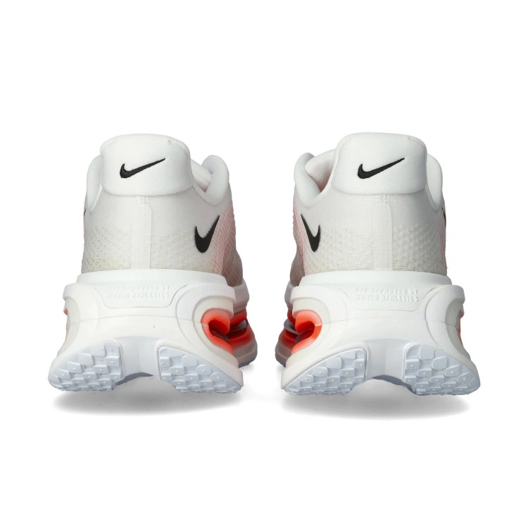 zapatilla-nike-vomero-premium-white-black-brt-crimson-photon-dust-summit-wh-4