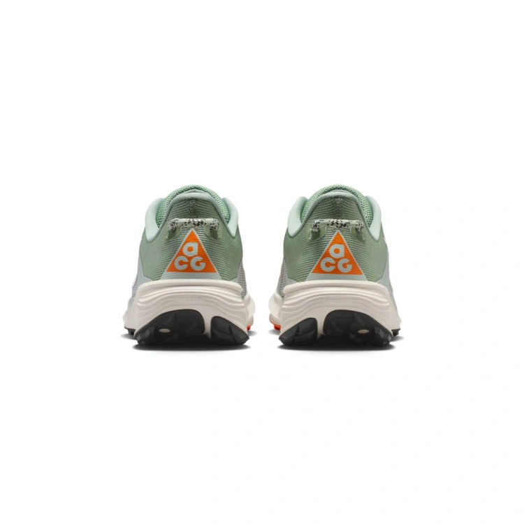 zapatilla-nike-acg-pegasus-trail-mujer-jade-horizon-phantom-lt-silver-safety-orange-4