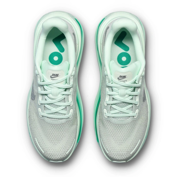 zapatilla-nike-vomero-premium-mujer-barely-green-mtlc-silver-lt-silver-sea-glass-5