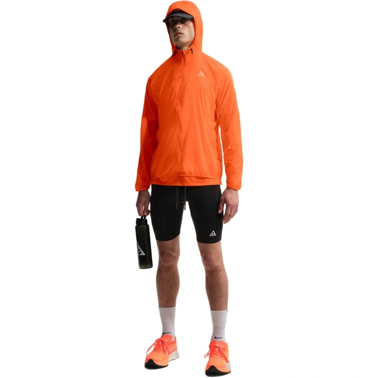 malla-corta-nike-hombre-acg-dri-fit-advanced-lavaloops-12-tght-black-summit-white-4