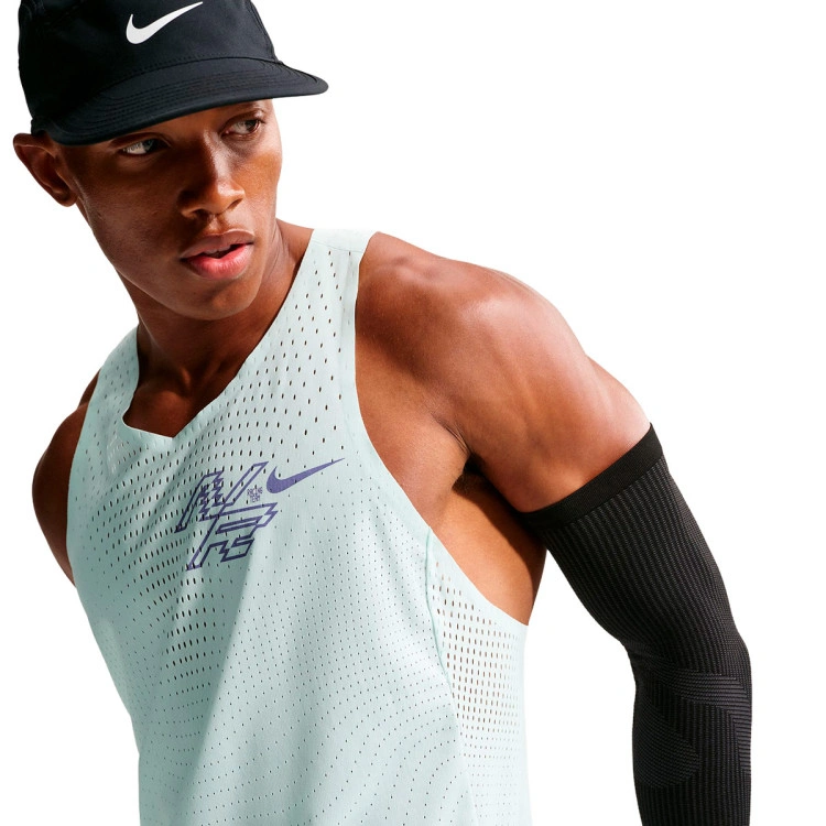 camiseta-nike-hombre-nike-dri-fit-advanced-aeroswift-graphics-snglt-barely-green-lapis-2