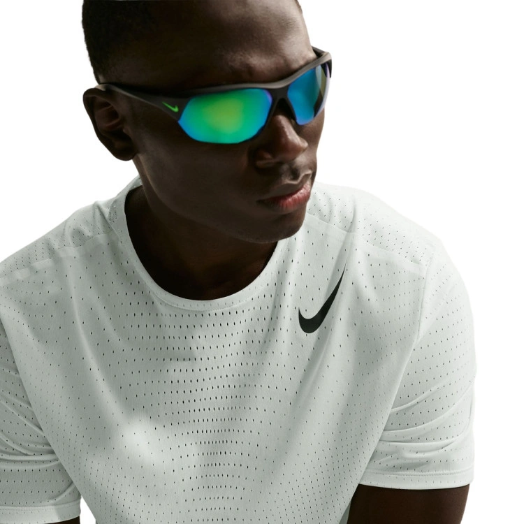 top-nike-hombre-nike-dri-fit-advanced-aroswft-ss-top-summit-white-black-2