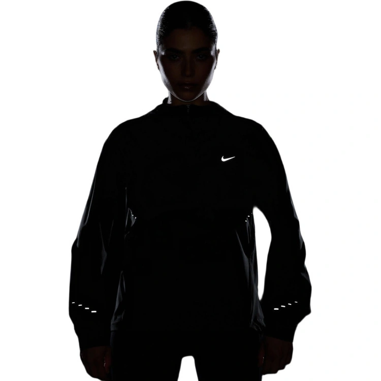chaqueta-nike-swift-rpl-pkbl-jacket-black-reflective-silv-1