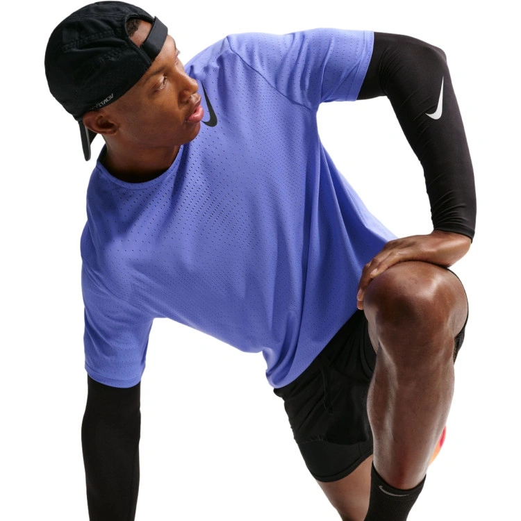 top-nike-dri-fit-adv-aeroswift-ss-top-sapphire-black-2