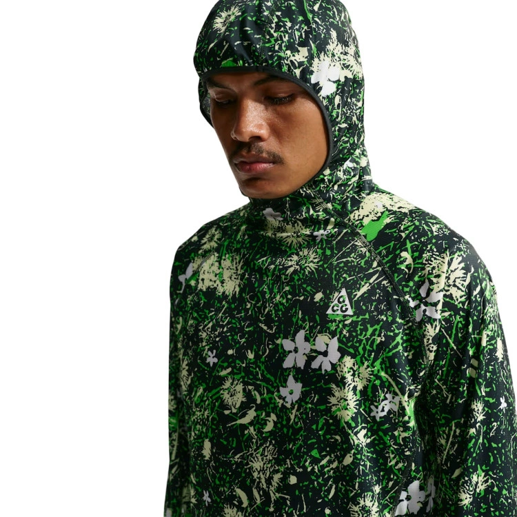 sudadera-nike-acg-dri-fit-uv-slr-chs-ls-hd-aop-mean-green-black-spruce-summit-white-2
