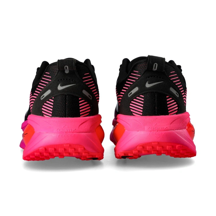 zapatilla-nike-vomero-18-mujer-black-black-hyper-pinike-laser-crimson-fuchsi-4