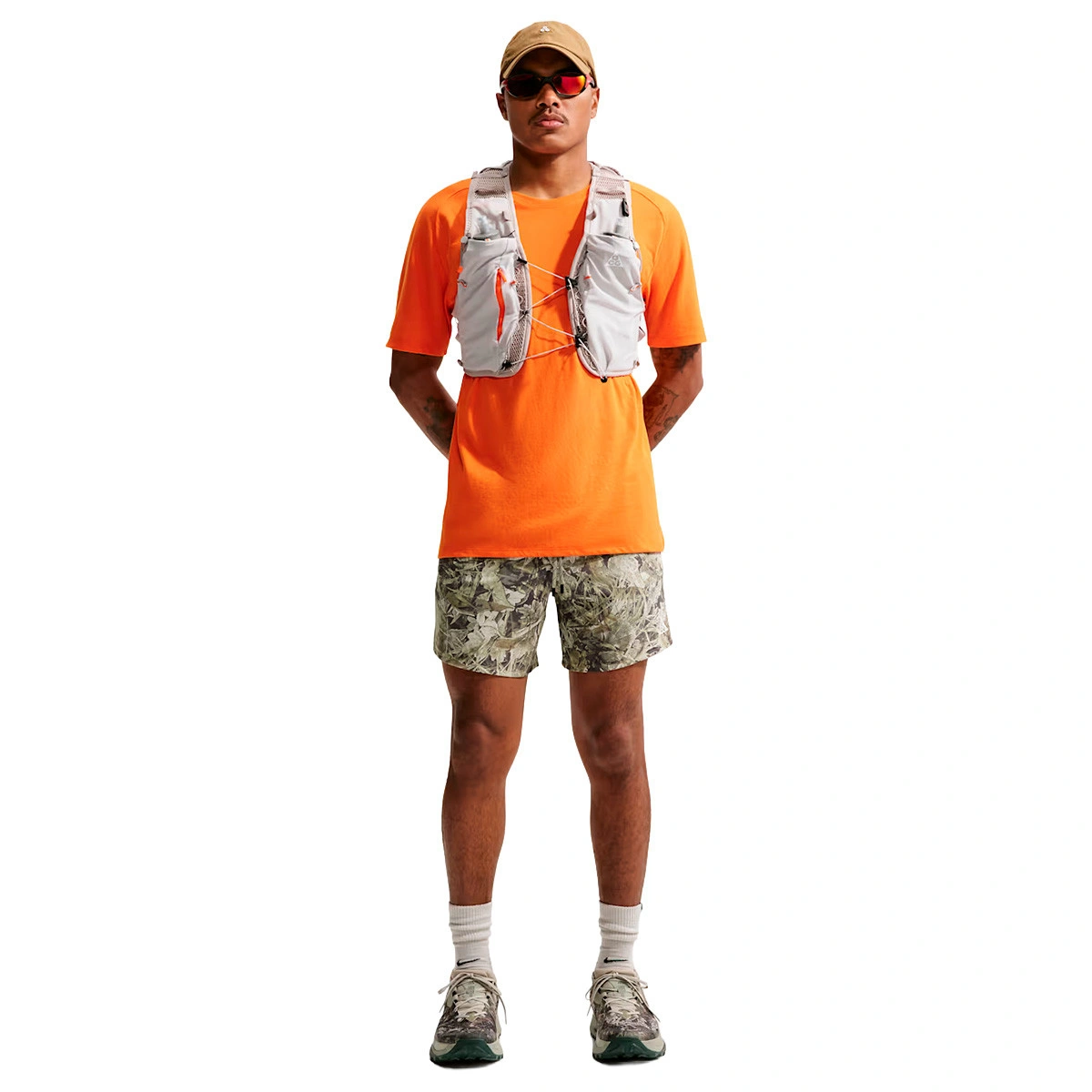 camiseta-nike-hombre-acg-dri-fit-essential-6bf-sh-aop-sequoia-light-army-summit-white-3