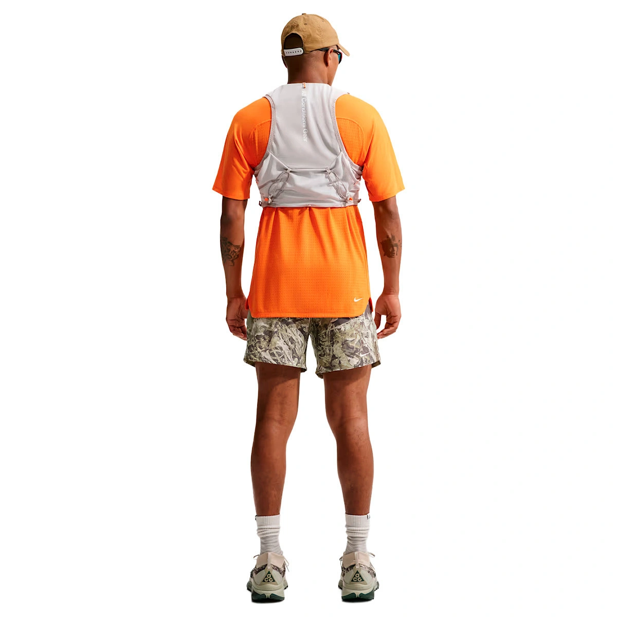 camiseta-nike-hombre-acg-dri-fit-essential-6bf-sh-aop-sequoia-light-army-summit-white-4