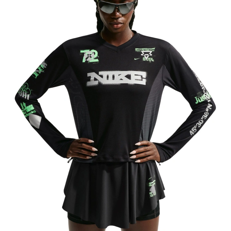 camiseta-nike-mujer-nike-swift-jersey-top-ls-nv-black-iron-grey-illusion-green-reflective-si-2